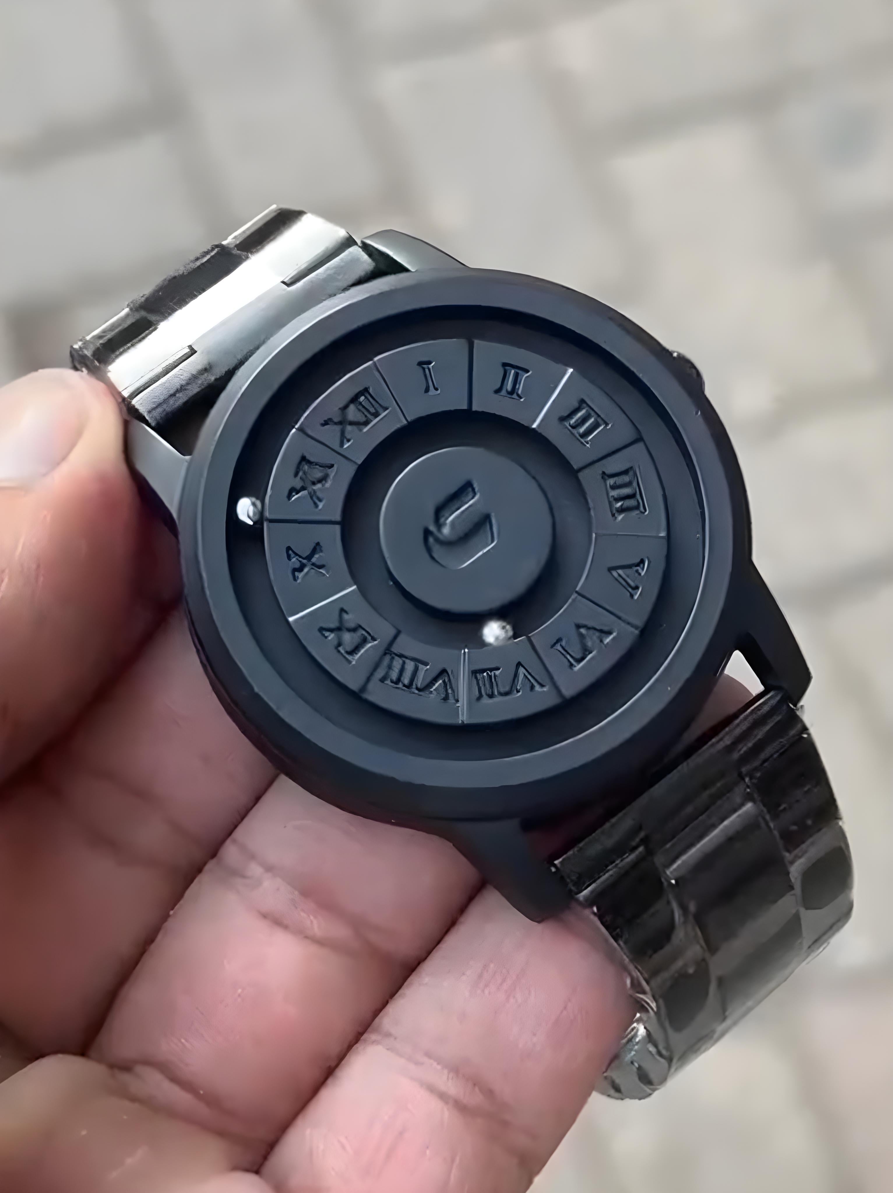 New Design Magnetic Ball Watch